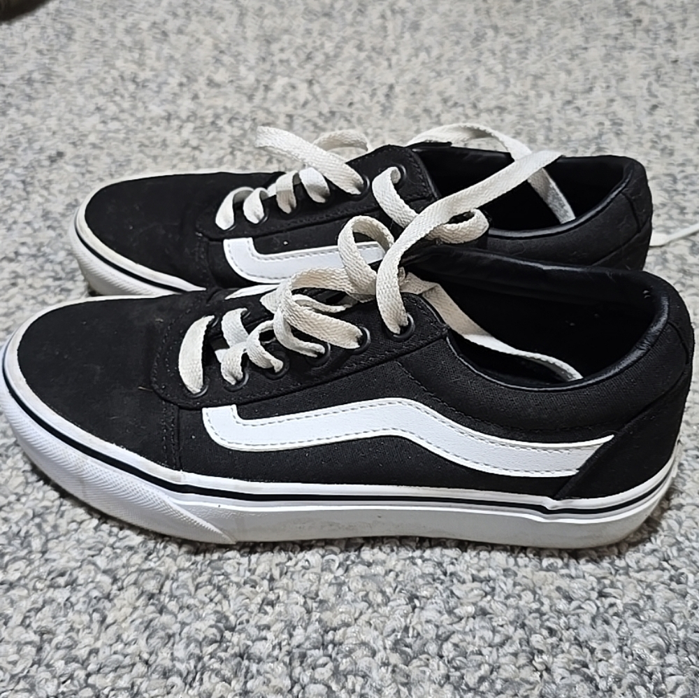 Vans Old Skool Low Womens Size Black/ White